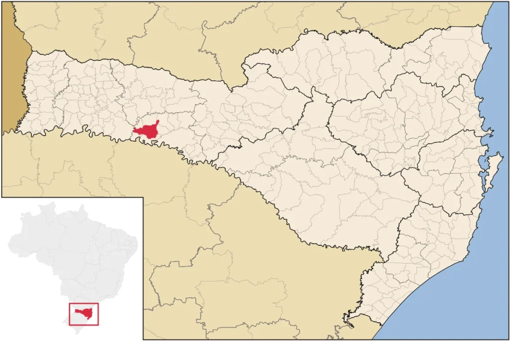 Mapa de Santa Catarina com a localização do município de Seara, no Oeste do estado, destacada